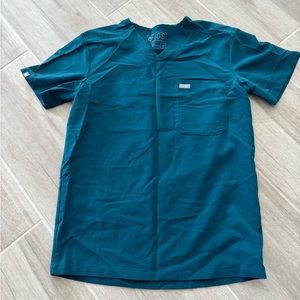 Figs scrub top - Caribbean Blue